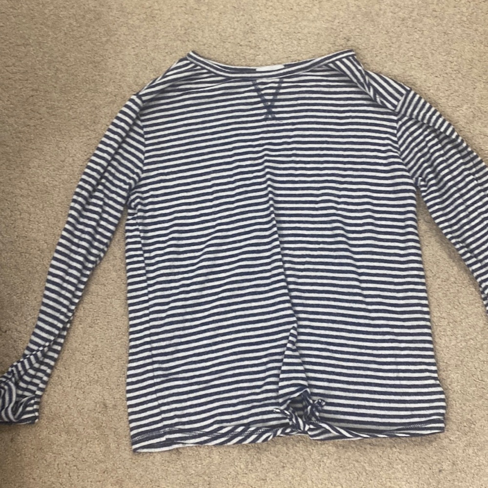 White and blue striped old navy long sleeve